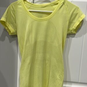 Lulu Lemon Swiftly Tech, size 8!